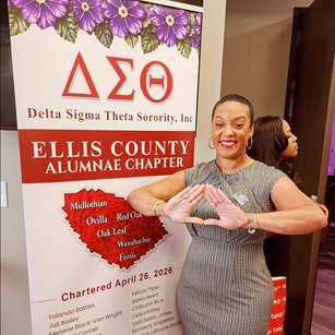 Sorors arriving for the chapter meeting